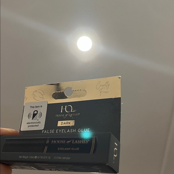 HOL® Dark Lash Glue - Picture 4 of 4